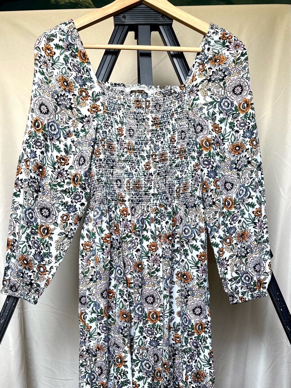 NATURAL LIFE Floral Smocked Top Dress in White, Green, Brown